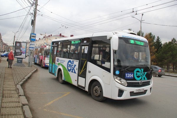 
									Автобусы в Омске ходят каждые 8 минут – исследование 