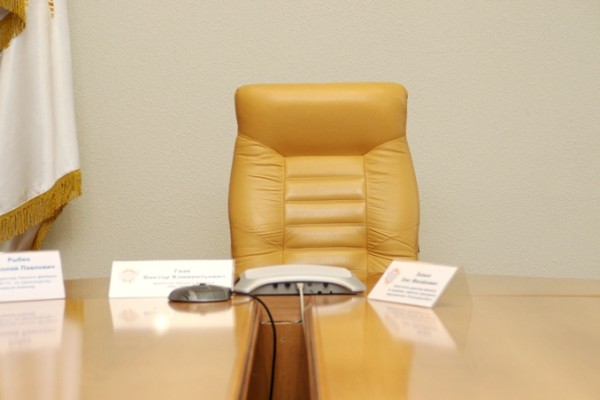 Омским чиновникам разрешили работать до 70 лет
Омским чиновникам разрешили работать до 70 лет