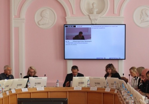 В Омском горсовете еще подумают, кого направлять в профильную комиссию мэрии В Омском горсовете еще подумают, кого направлять в профильную комиссию мэрии