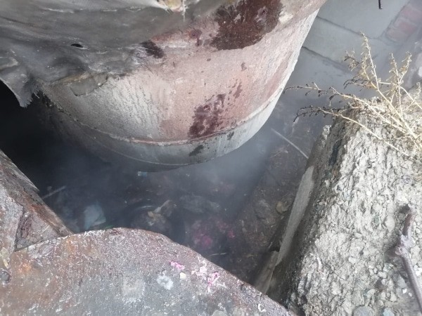 В центре Омска девушка упала в яму и просидела там всю ночь    [ФОТО]  