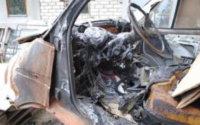 В Омске во дворе дома сгорела «Газель»