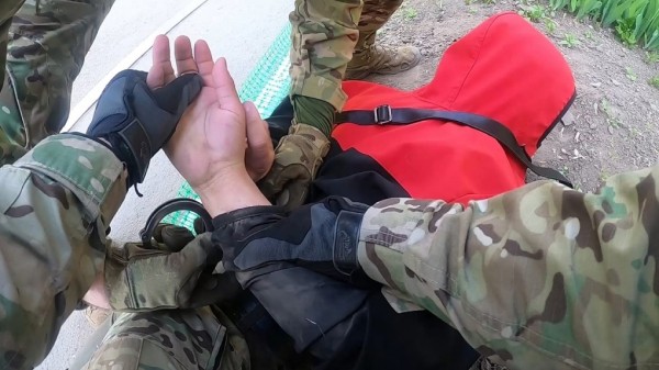 В Омске бойцы УФСБ задержали парня, который готовился стать террористом