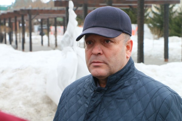 
									В Омске предложили полностью перекрывать улицы во время снегопадов 