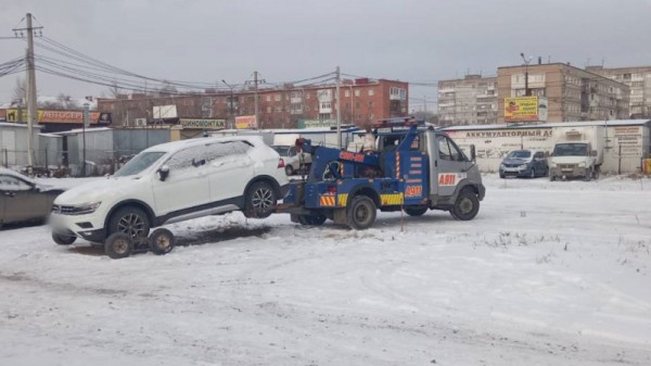 
									Пока жители Челябинской области отдыхали за границей, их машина укатила в Омск   [ФОТО]  