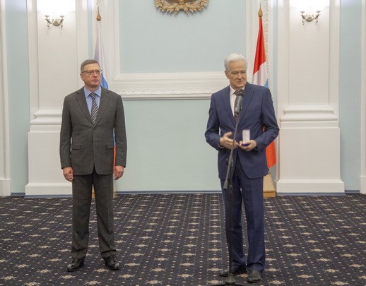 
									Варнавский первым получил медаль «200-летие Омской области»   [ФОТО]  