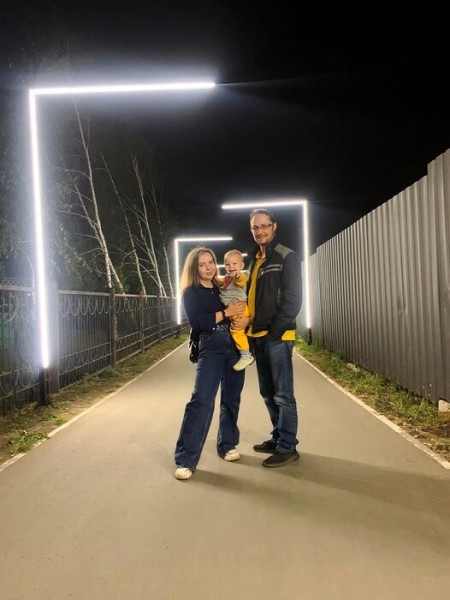 "Она сказала, что не хочет учиться у ребёнка". Интервью с девушкой, обучающей омичей вождению