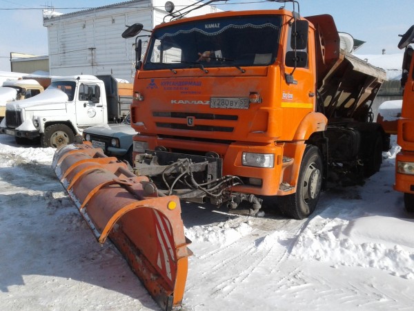 
									В Омске предложили полностью перекрывать улицы во время снегопадов 