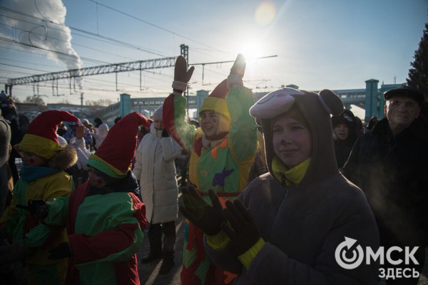 Дед Мороз из Великого Устюга навестил омичей