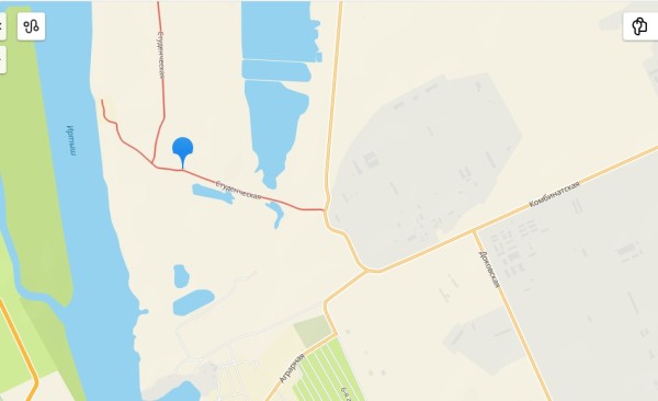 Четыре километра по грязи: жители улицы в Омске оказались отрезаны от цивилизации