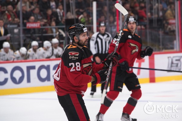 Под тенью Рябыкина. У "Авангарда" продолжаются "качели", клуб ищет нового вратаря