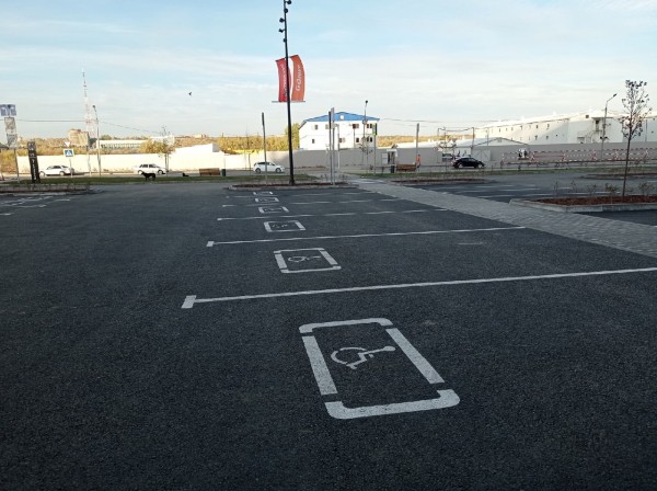 
									Стало известно, сколько мест на парковках «G-Drive Арены» выкупили омичи 