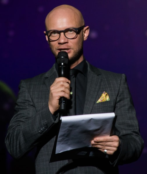 Дмитрий Хрусталев приедет в Омск вести КВН