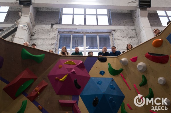 В Омске заработал крытый скалодром на три дисциплины В Омске заработал крытый скалодром на три дисциплины