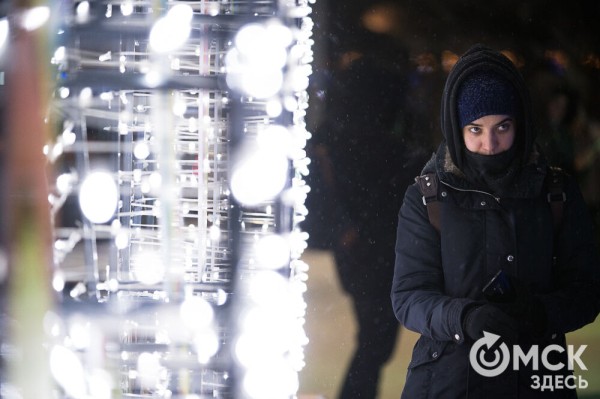 В Омске открылась главная городская ёлка. Смотрим, как это было