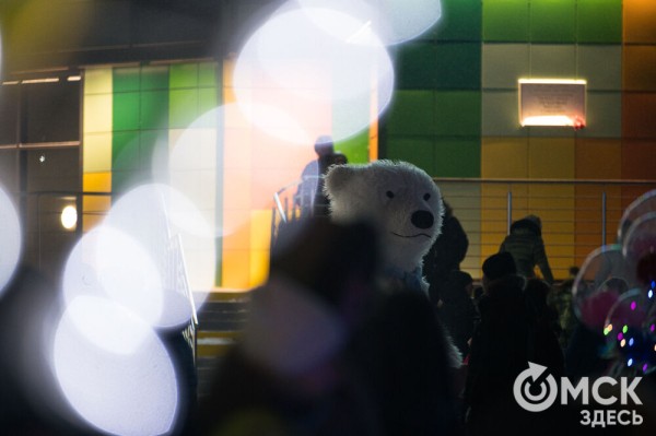 В Омске открылась главная городская ёлка. Смотрим, как это было