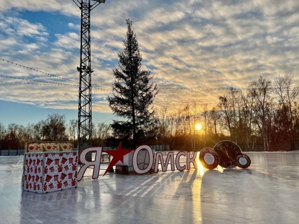 Омичи могут выиграть смартфон на открытии самого большого катка в городе   [0+]  