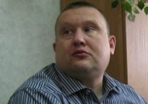 Омичам надо быть осторожнее: из колонии на поселение вырвался черный риелтор Елсуков