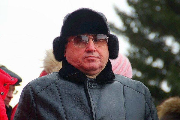 Смолин обратится к мэру Омска из-за холода в школах
Смолин обратится к мэру Омска из-за холода в школах