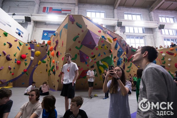 В Омске заработал крытый скалодром на три дисциплины В Омске заработал крытый скалодром на три дисциплины