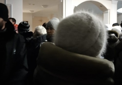 В здании облпрокуратуры яблоку негде упасть: на прием Комиссии Генпрокуратуры рвутся около 300 омичей