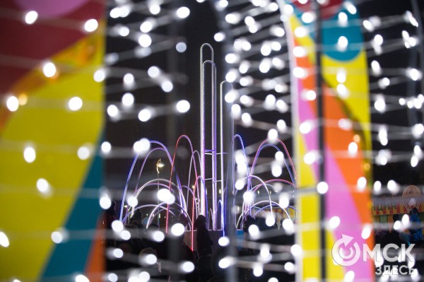 В Омске открылась главная городская ёлка. Смотрим, как это было