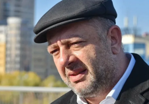 Главе омской стройфирмы Мартояну предъявлено обвинение в мошенничестве в особо крупном размере Главе омской стройфирмы Мартояну предъявлено обвинение в мошенничестве в особо крупном размере