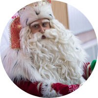 Дед Мороз из Великого Устюга рассказал юным омичам, как останавливает время Дед Мороз из Великого Устюга рассказал юным омичам, как останавливает время