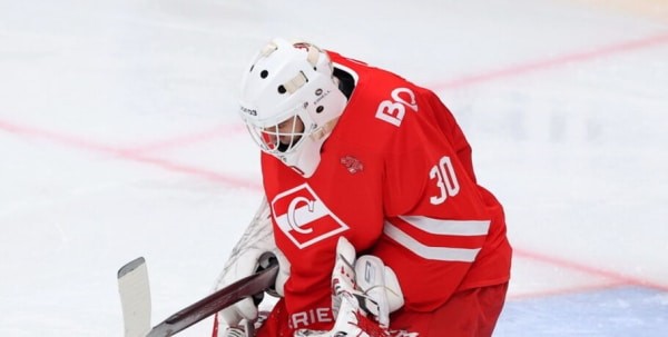 Омский "Авангард" арендовал молодого вратаря