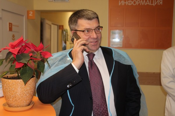 
									Мураховский показал детскую больницу, где раньше выпадали рамы   [ФОТО]  