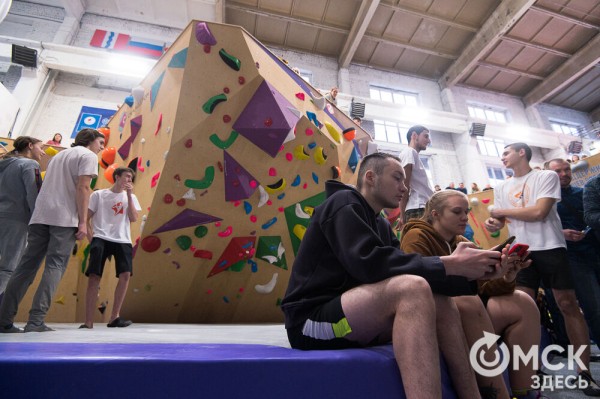 В Омске заработал крытый скалодром на три дисциплины В Омске заработал крытый скалодром на три дисциплины
