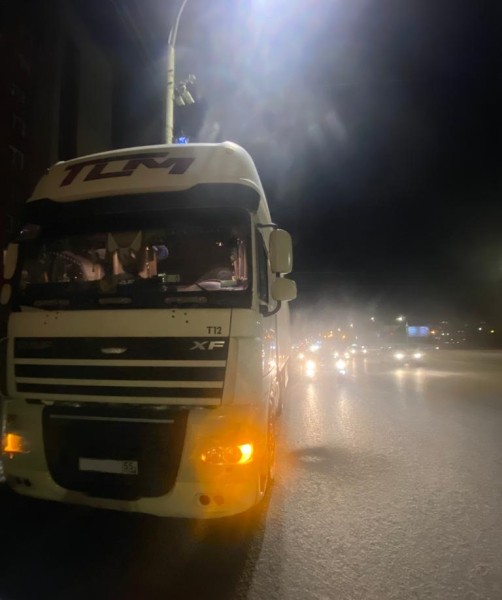 
									Омская компания чуть не лишилась фуры из-за долга в 700 тысяч   [ФОТО]  