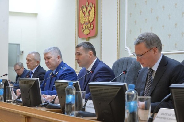 
									Нового прокурора Омской области представили подчиненным   [ФОТО]  