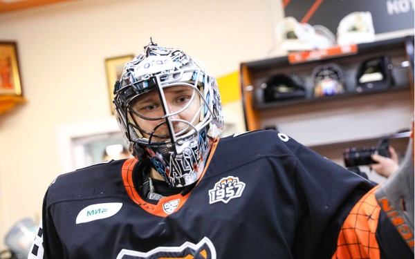 
									«Авангард» готов отдать за вратаря «Амура» молодых игроков 