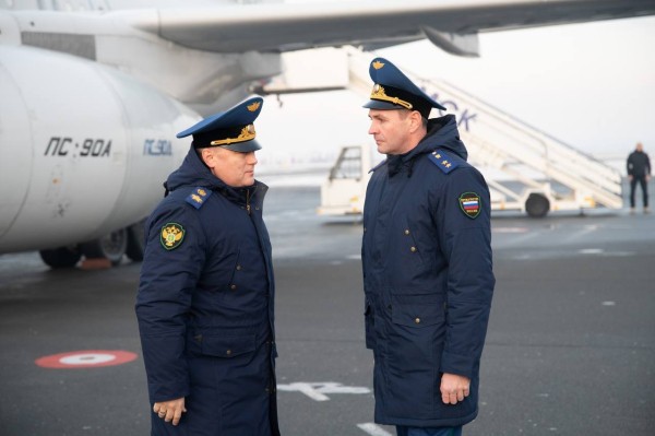 
									В Омск прилетел генпрокурор Краснов   [ФОТО]  