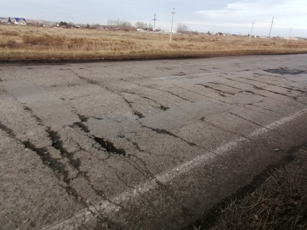 «Пока у нас такие чиновники, будем сидеть без дорог»
«Пока у нас такие чиновники, будем сидеть без дорог»
