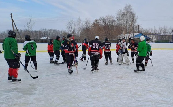 
									На новом спортивном объекте в Омской области открыли хоккейный сезон 