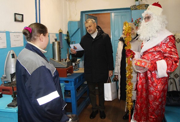 
									«Омсктрансмаш» поздравил семьи добровольцев с Новым годом 