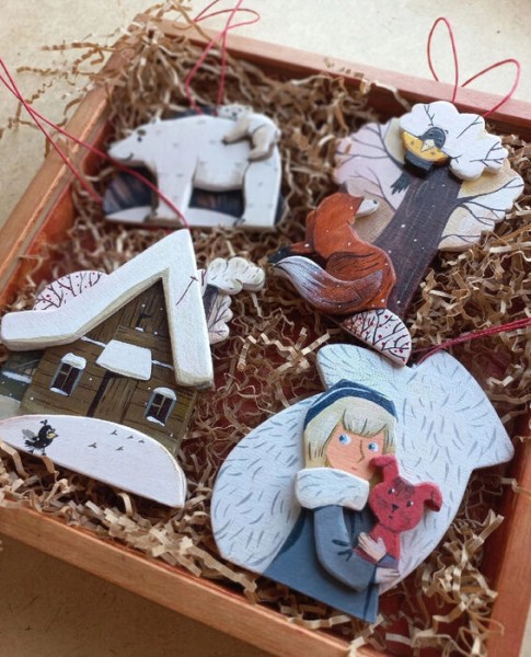 В предвкушении распаковок. Анастасия Бебешева о ёлочных игрушках из дерева