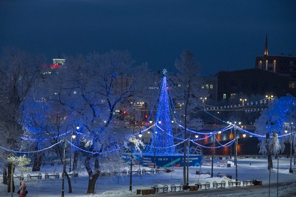 
									ОНПЗ украсил Советский парк, сквер Молодоженов и центр Омска 