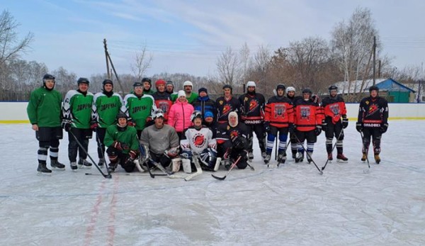 
									На новом спортивном объекте в Омской области открыли хоккейный сезон 