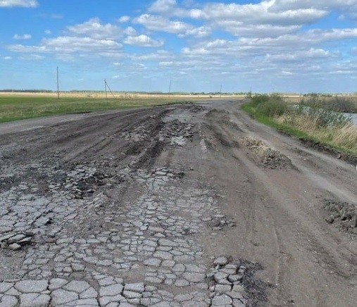 «Пока у нас такие чиновники, будем сидеть без дорог»
«Пока у нас такие чиновники, будем сидеть без дорог»