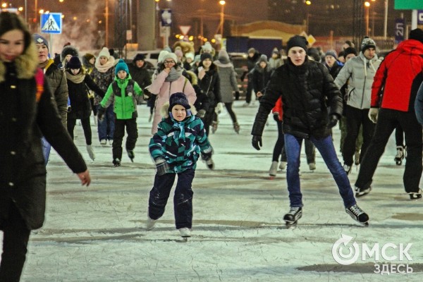 Доели салаты? Пора вставать на коньки!