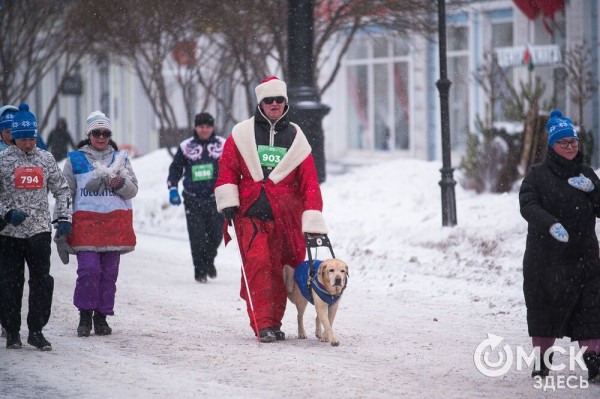 Рождественский полумарафон пробежали спортсмены из Африки, а выиграли - сибиряки Рождественский полумарафон пробежали спортсмены из Африки, а выиграли - сибиряки
