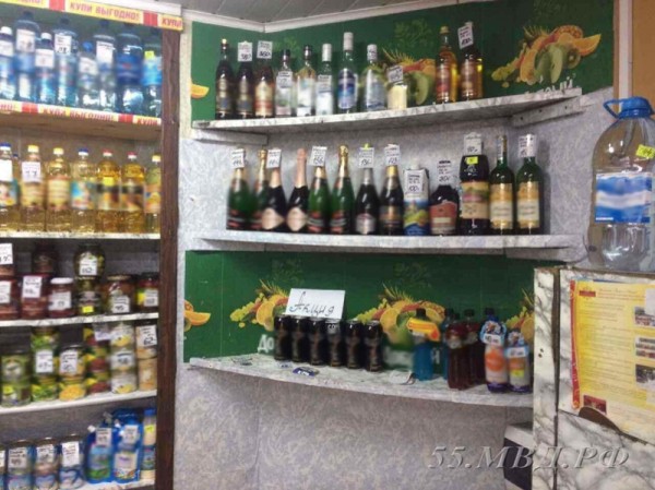 
									Житель Омской области взял карту друга, чтобы купить алкоголь, и похитил 150 тысяч 