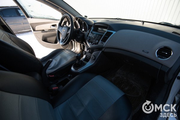 Цены в зоне турбулентности, "китайцев" станет больше: что ждать от авторынка в 2023 году