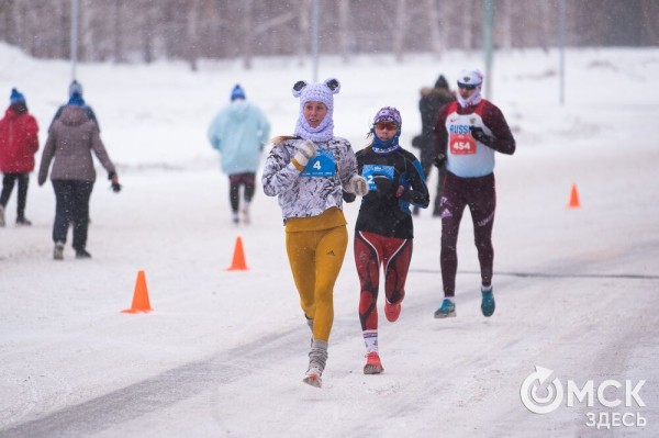 Рождественский полумарафон пробежали спортсмены из Африки, а выиграли - сибиряки Рождественский полумарафон пробежали спортсмены из Африки, а выиграли - сибиряки