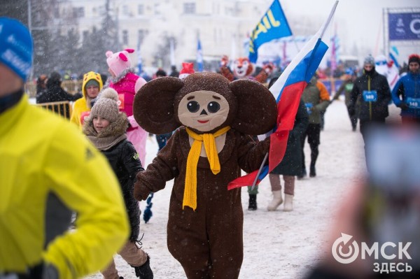 Рождественский полумарафон пробежали спортсмены из Африки, а выиграли - сибиряки Рождественский полумарафон пробежали спортсмены из Африки, а выиграли - сибиряки