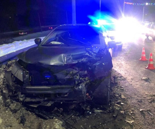 
									В Омске «Лада» вылетела на встречку и врезалась в иномарку   [ФОТО]  