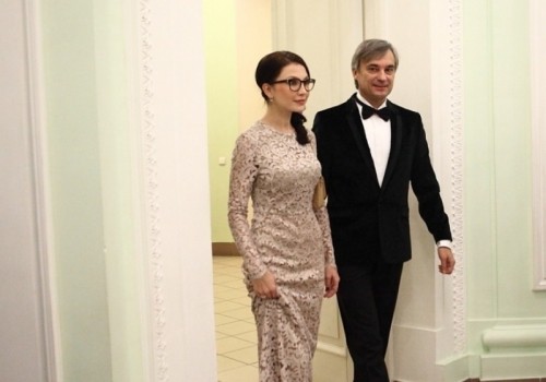 Теперь уже бывшей супруге экс-депутата Омского ЗС Калинина досталась половина бизнеса Теперь уже бывшей супруге экс-депутата Омского ЗС Калинина досталась половина бизнеса