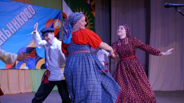 "Кадриль - это своеобразная школа взаимоотношений". Кадрильный сет - локальный бренд Седельниковского района